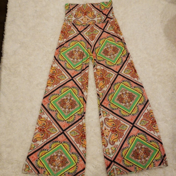 Flowing long pants with a gorgeous fun pattern - Picture 1 of 4
